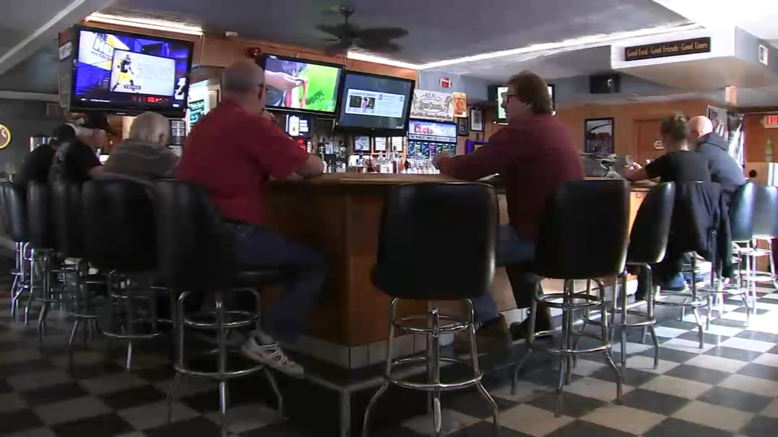 Illinois COVID 19 Today Lake County at warning level as IL reports