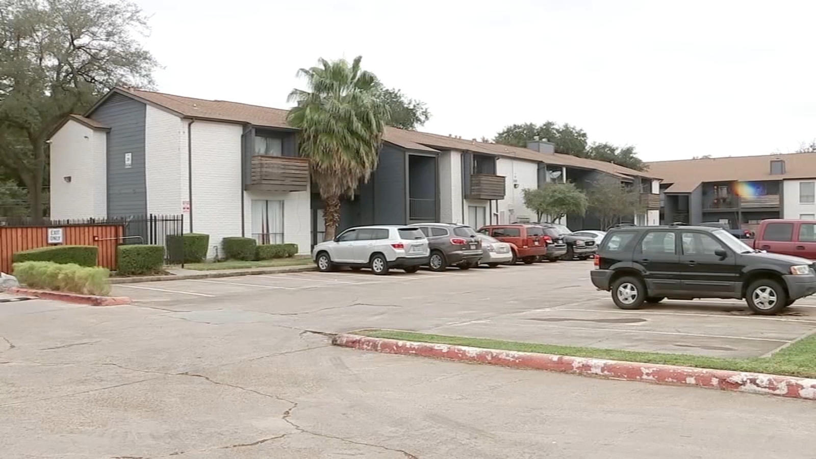 Harris Co. deputy ambushed with gunfire while working second job at W