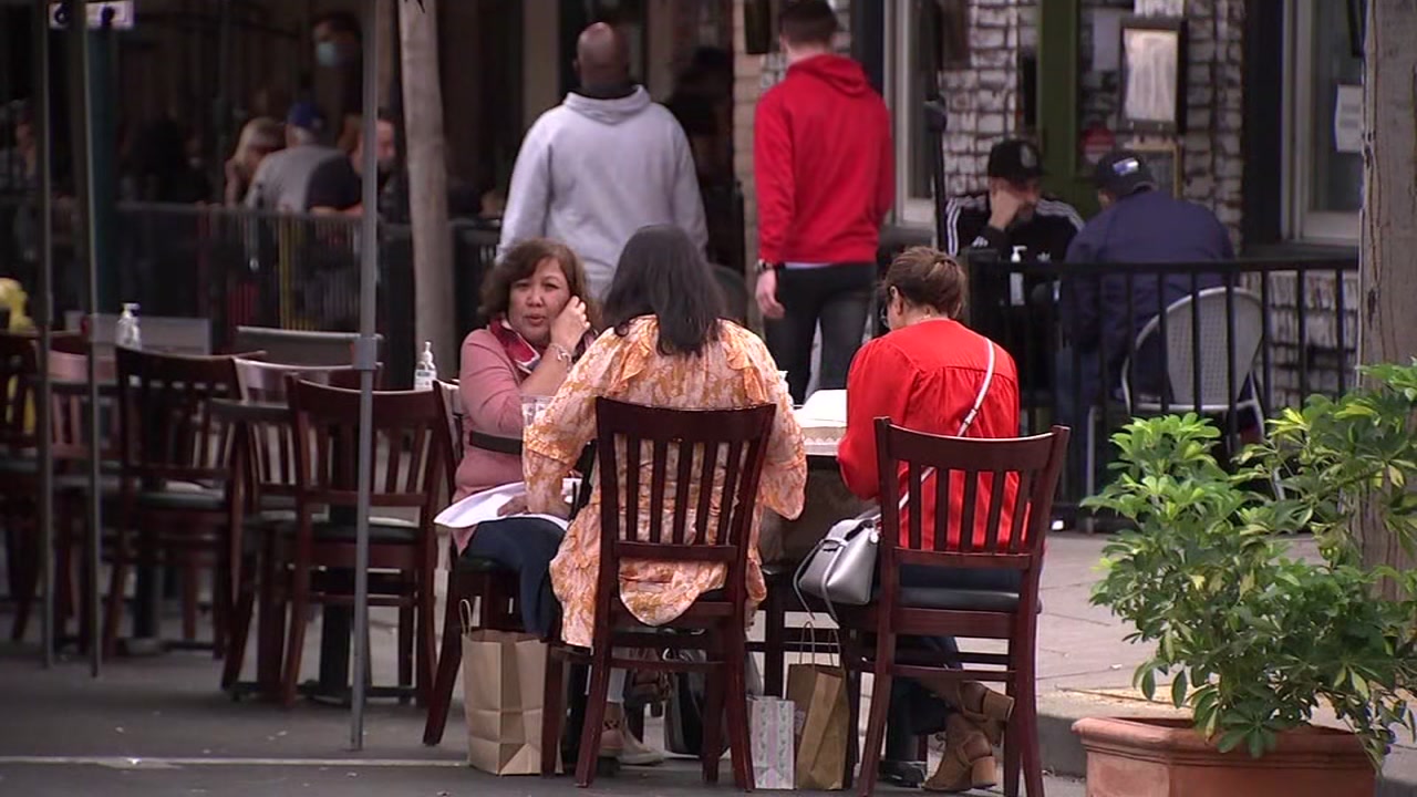 East Bay restaurant owners frustrated after county delays indoor dining