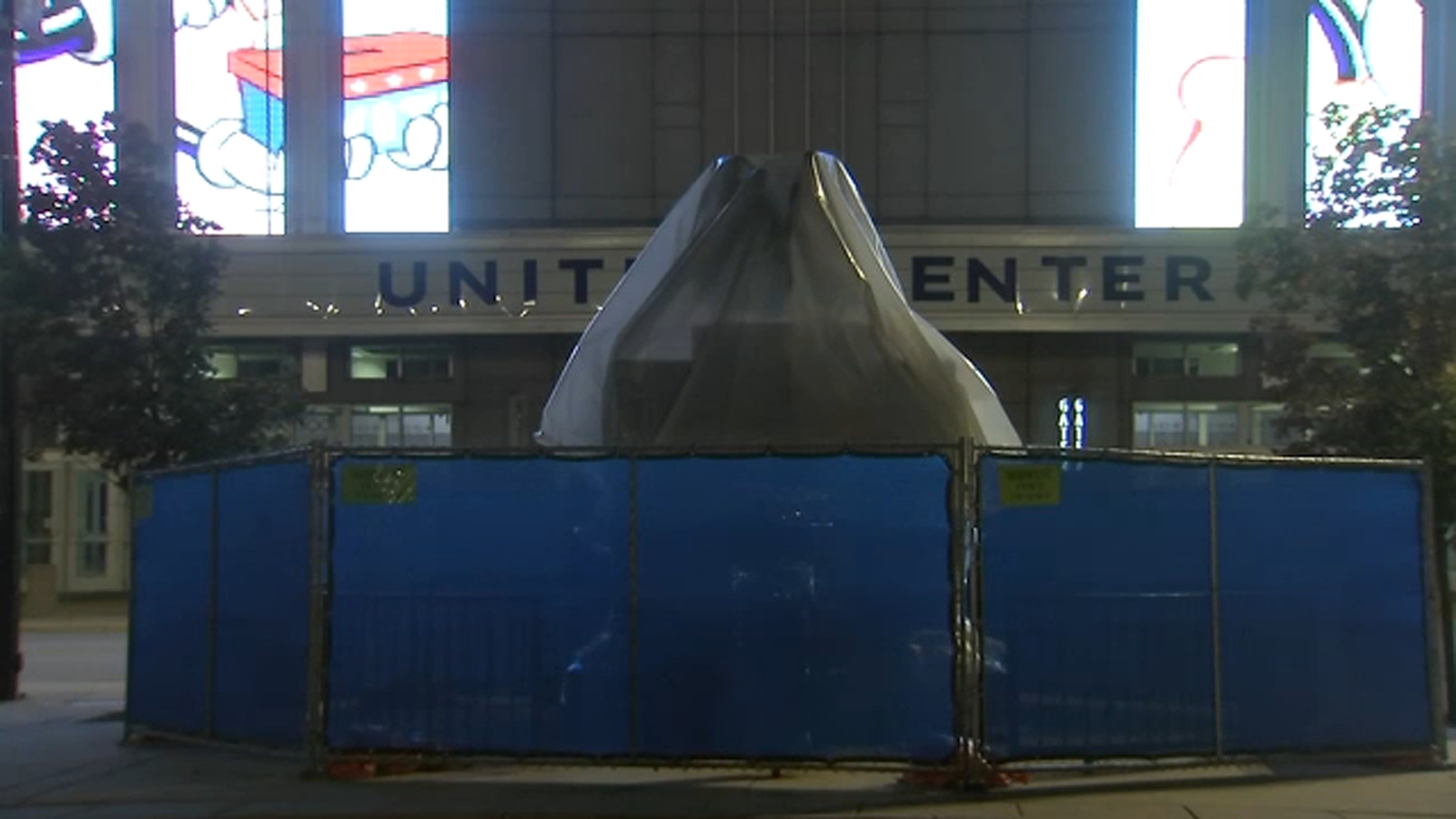Chicago Blackhawks statue defaced outside United Center WLSTV