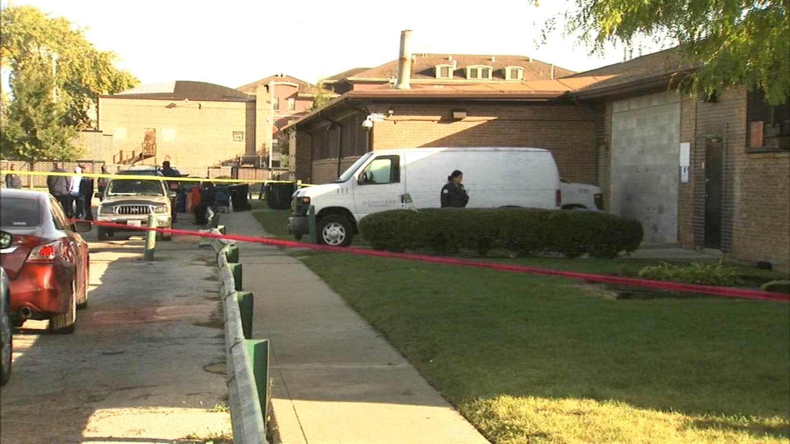 Chicago Shooting 3 Shot While Working At Chicago Housing Authority Building In University Village Abc7 Chicago
