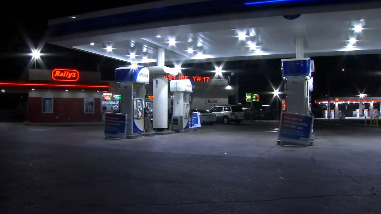 Man jumped, shot at central Fresno gas station, police say - ABC30 Fresno