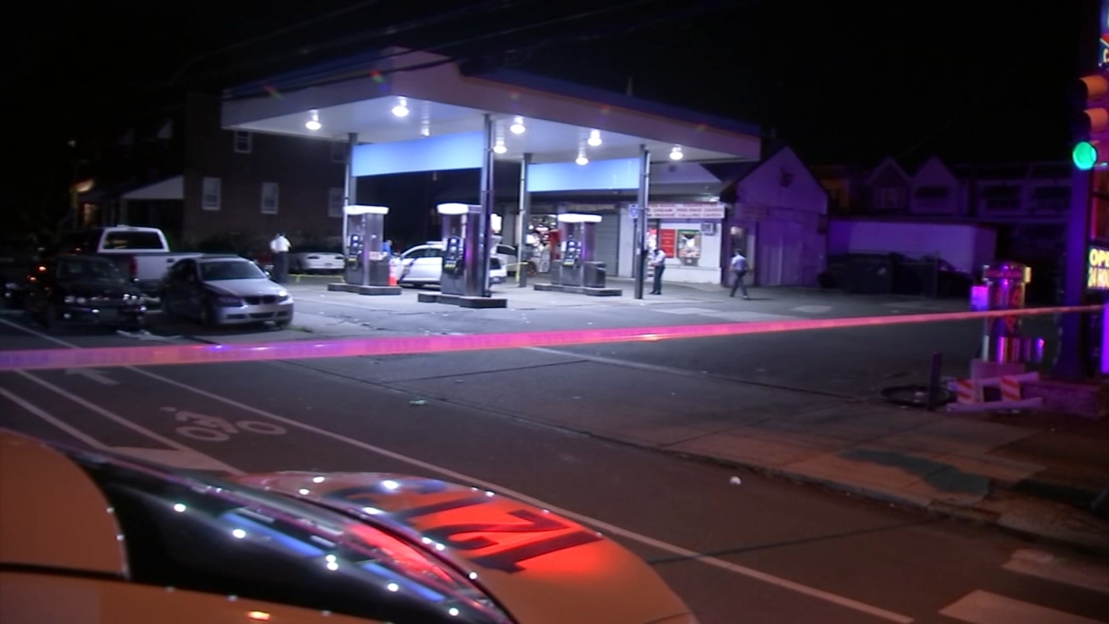 4 People Shot Outside Philadelphia Gas Station On Buist Avenue 6abc Philadelphia