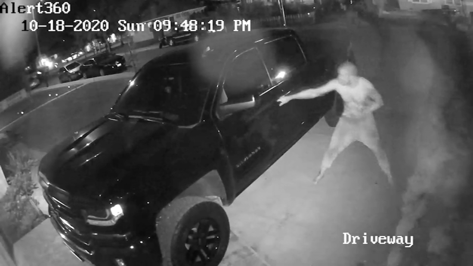 Fresno police officers open fire on armed suspect in central Fresno ...