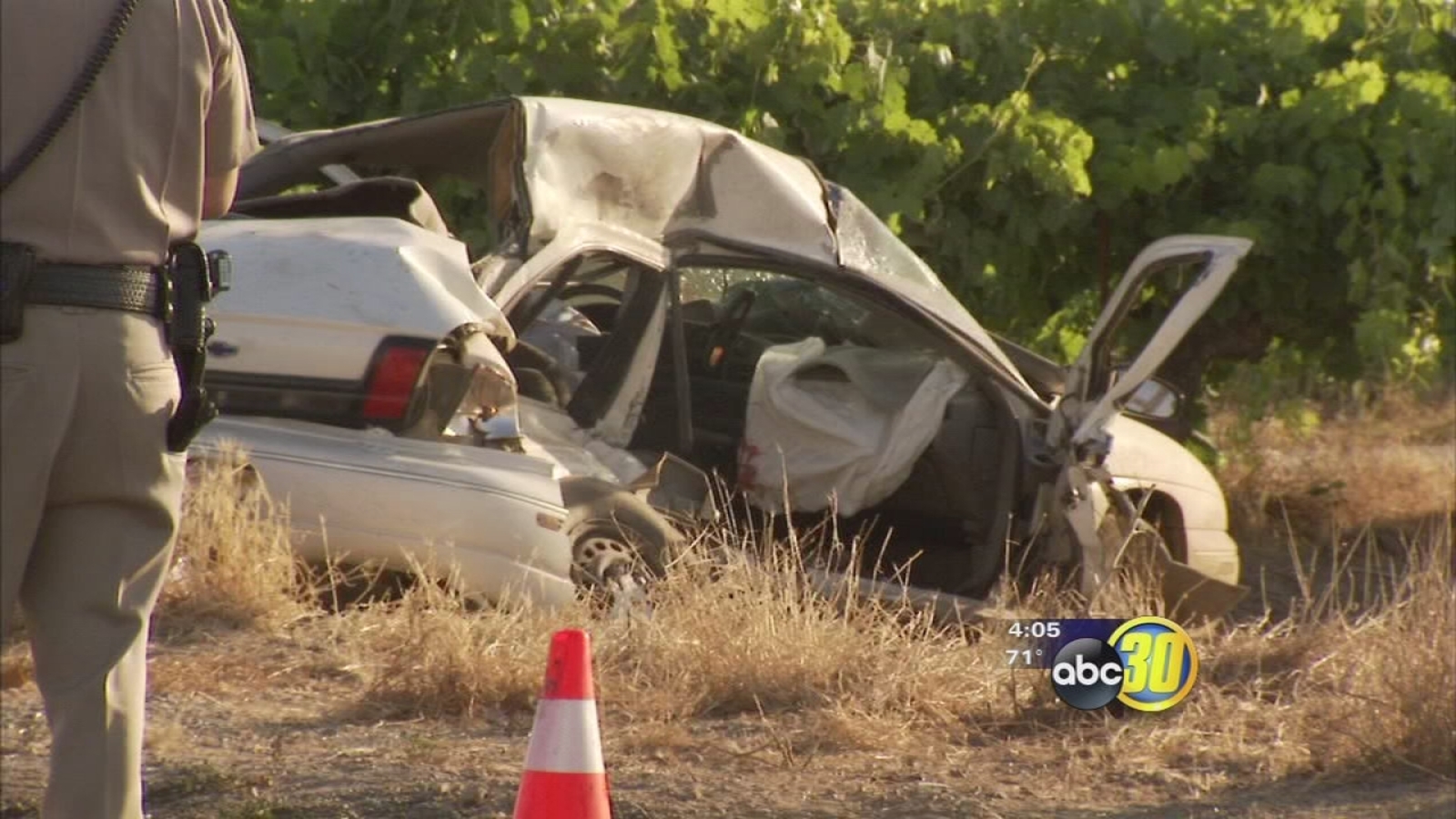 Neighbors near site of deadly Fresno County crash call for fourway