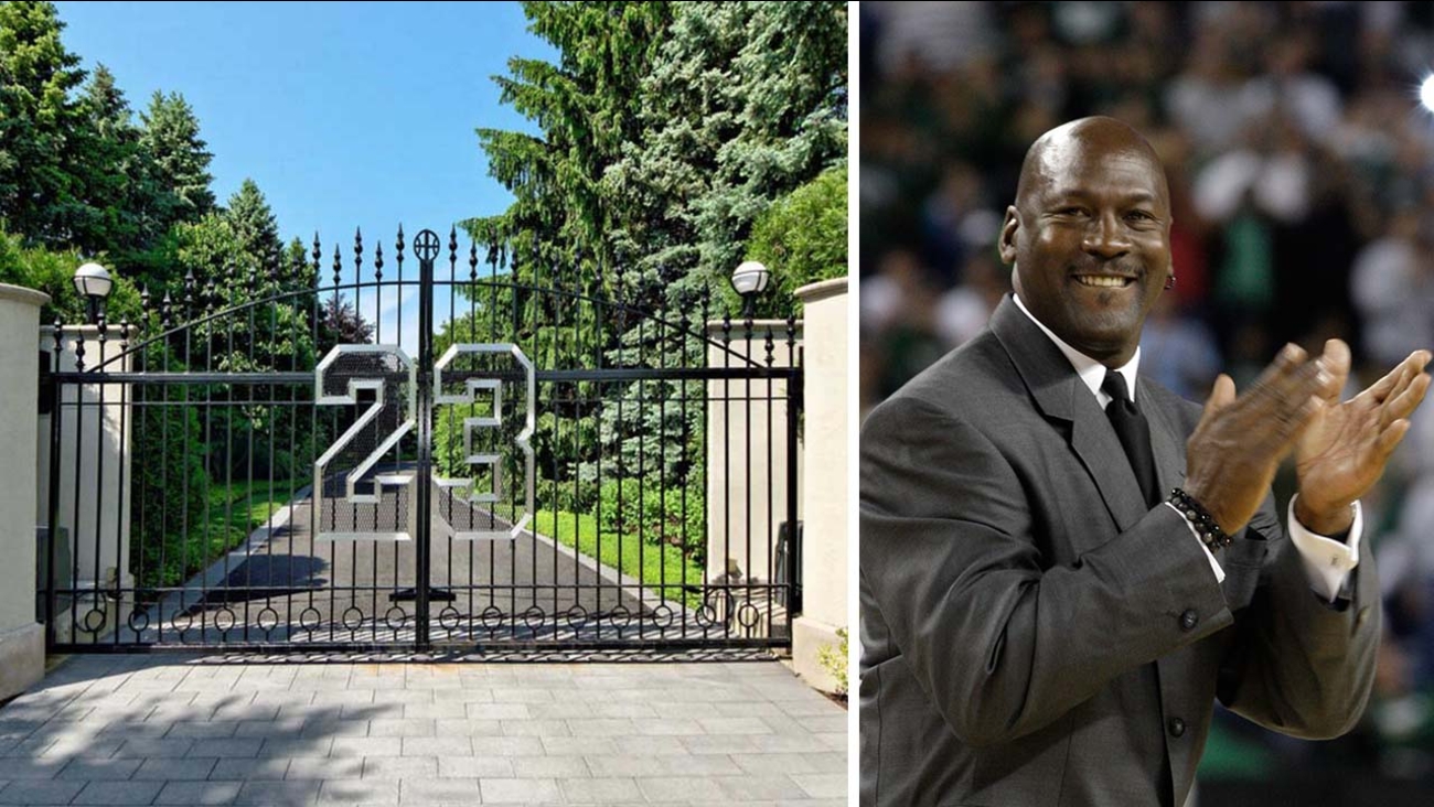 Photos Nba Legend Michael Jordan Lists Highland Park Illinois Home For 14 855 Million Abc7 Chicago