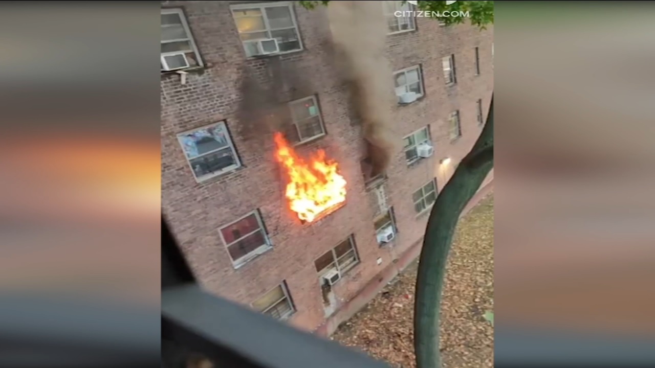 Man accused of torching his old apartment during standoff