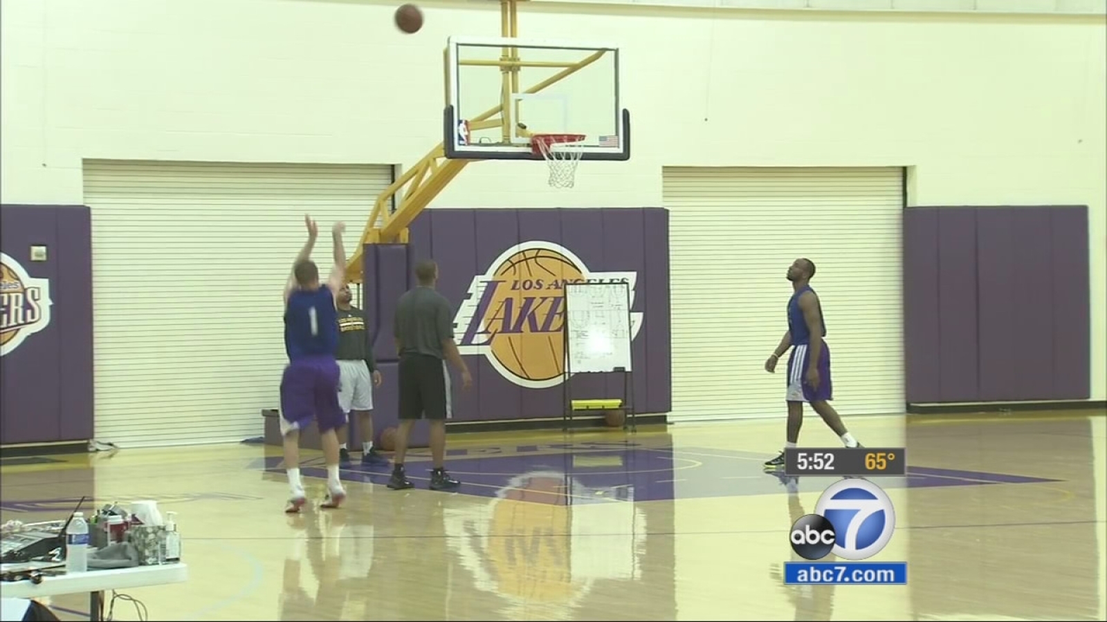 VIDEO Los Angeles Lakers work out potential draft prospects ABC7 Los