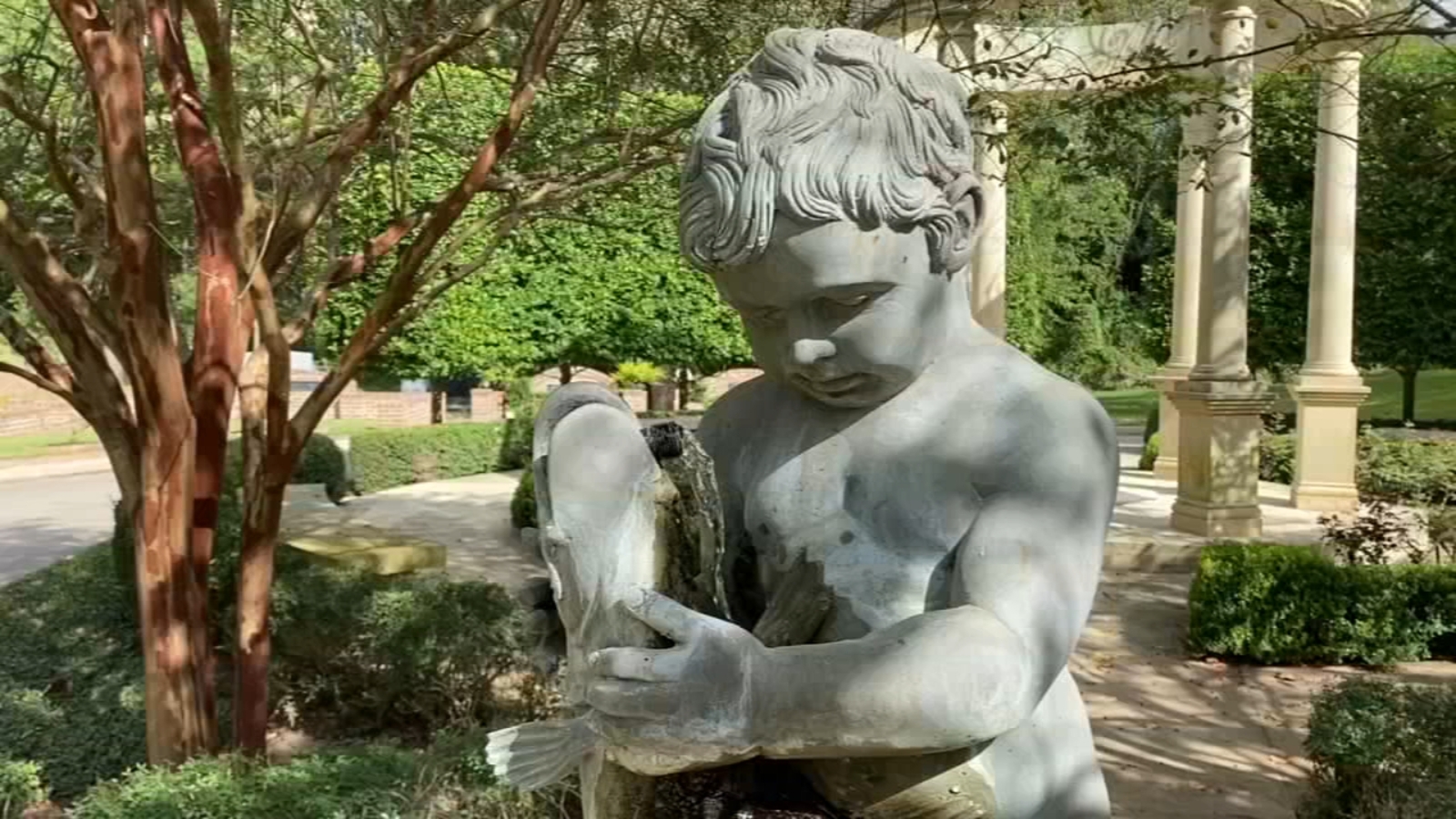 Tour Glenwood Cemetery The Final Resting Place For Howard Hughes And Other Notable Houstonians Abc13 Houston