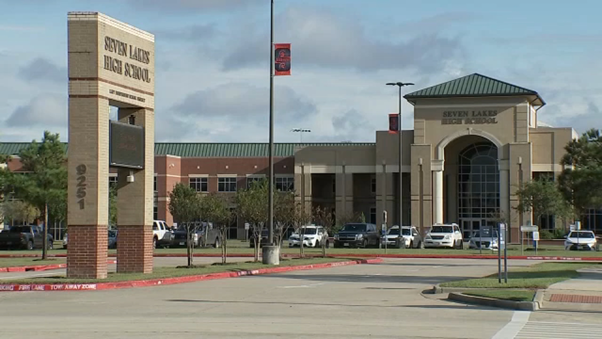 School with more than 40 COVID-19 cases now closing