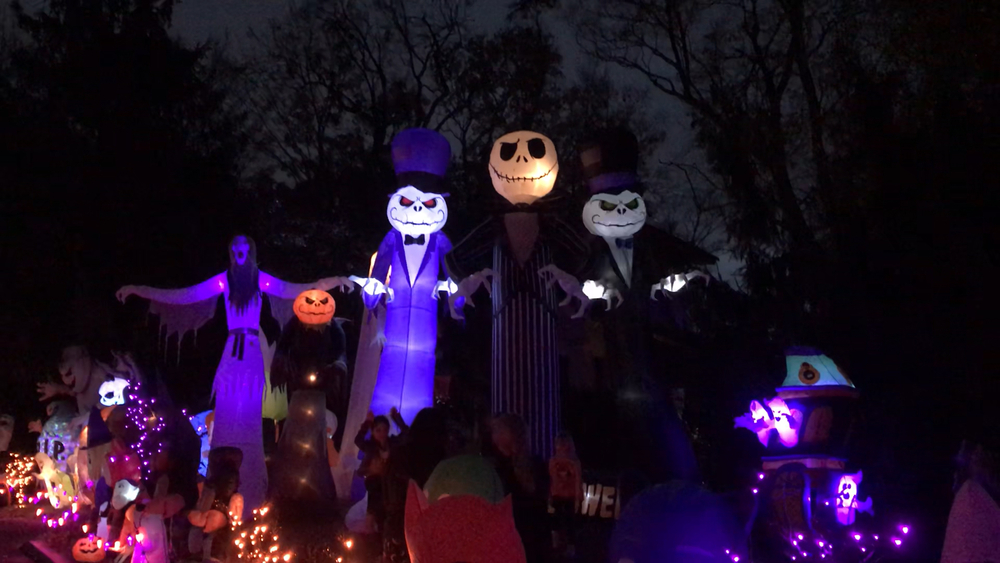 160 inflatables decorate this NJ home's epic Halloween display