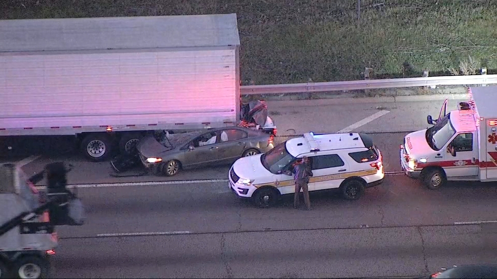 1 killed in Eisenhower Expressway crash after car rear-ends semi-truck