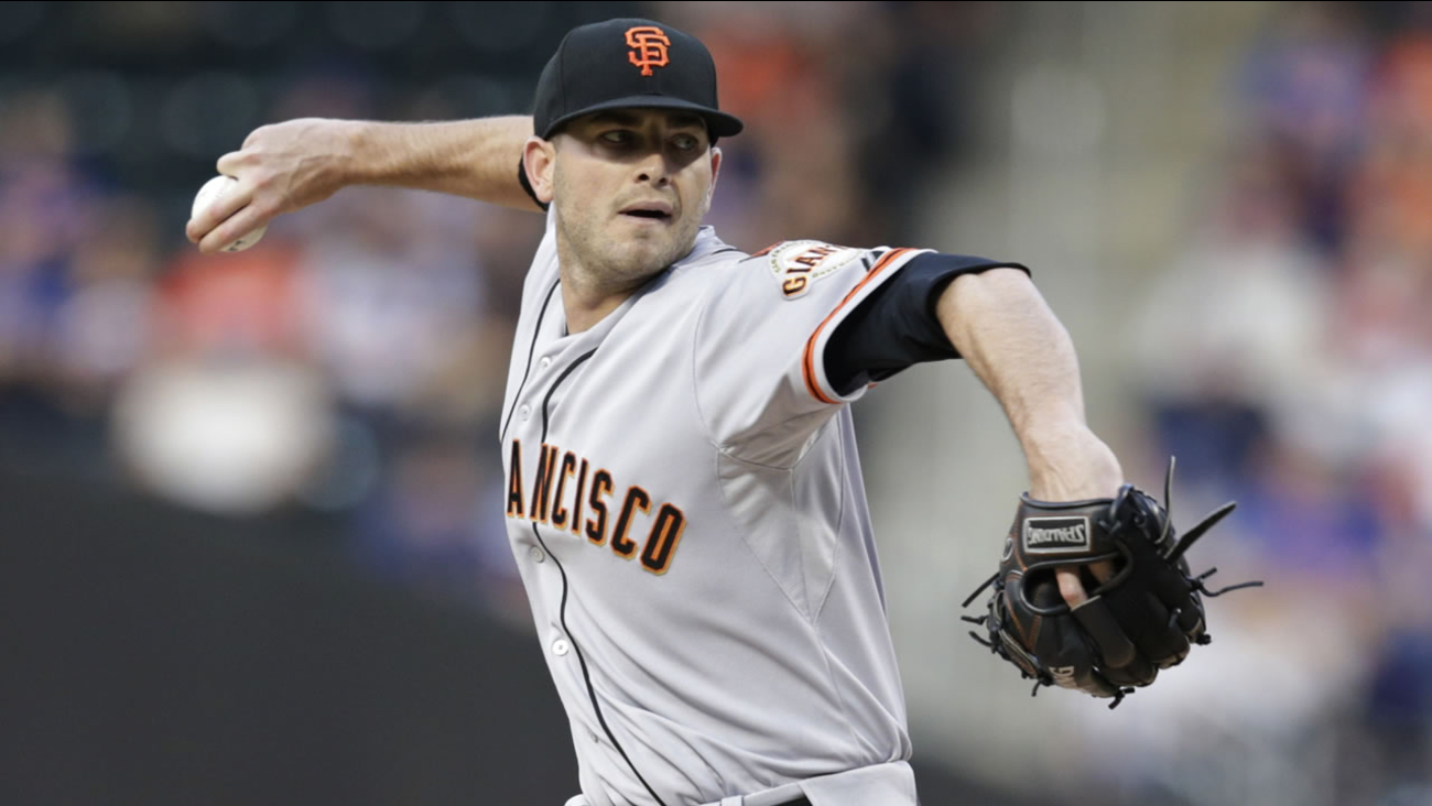 San Francisco Giants' Chris Heston delivers a pitch during the first inning of a baseball game against the New York Mets on Tuesday, June 9, 2015, in New York.