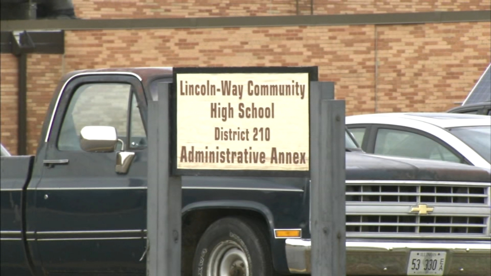 Reopen Illinois New Trier High School Returns To Partial In Person Learning While Lincoln Way Returns To Remote Instruction After Covid 19 Outbreak Abc7 Chicago