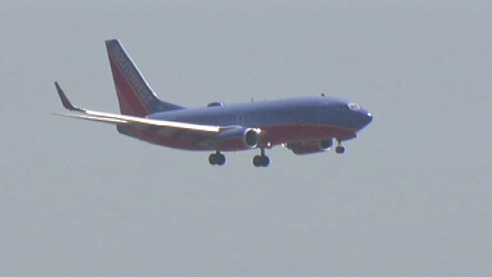 Southwest Airlines pilot spots drone flying near Oakland International