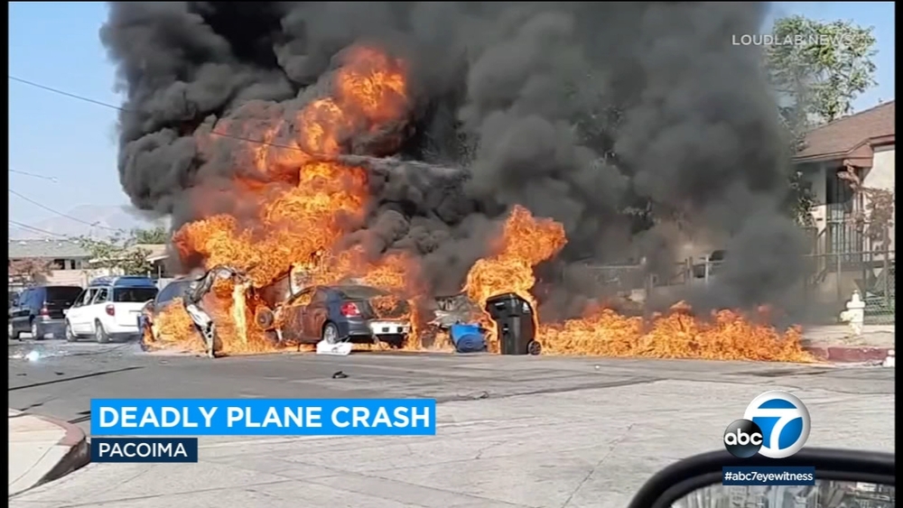 Pilot killed when plane crashes into parked vehicles in Pacoima