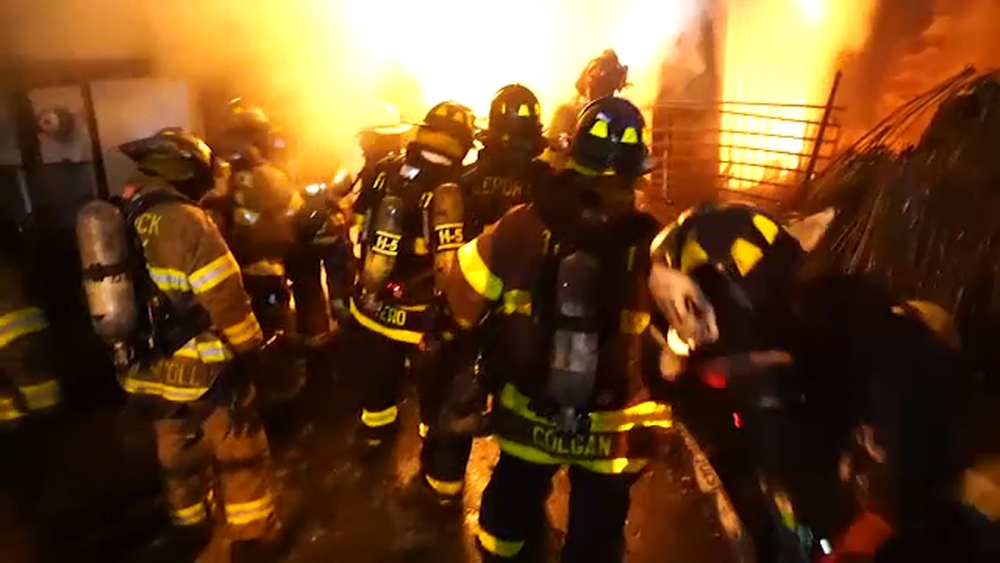 4 firefighters hurt, businesses destroyed in Freeport fire