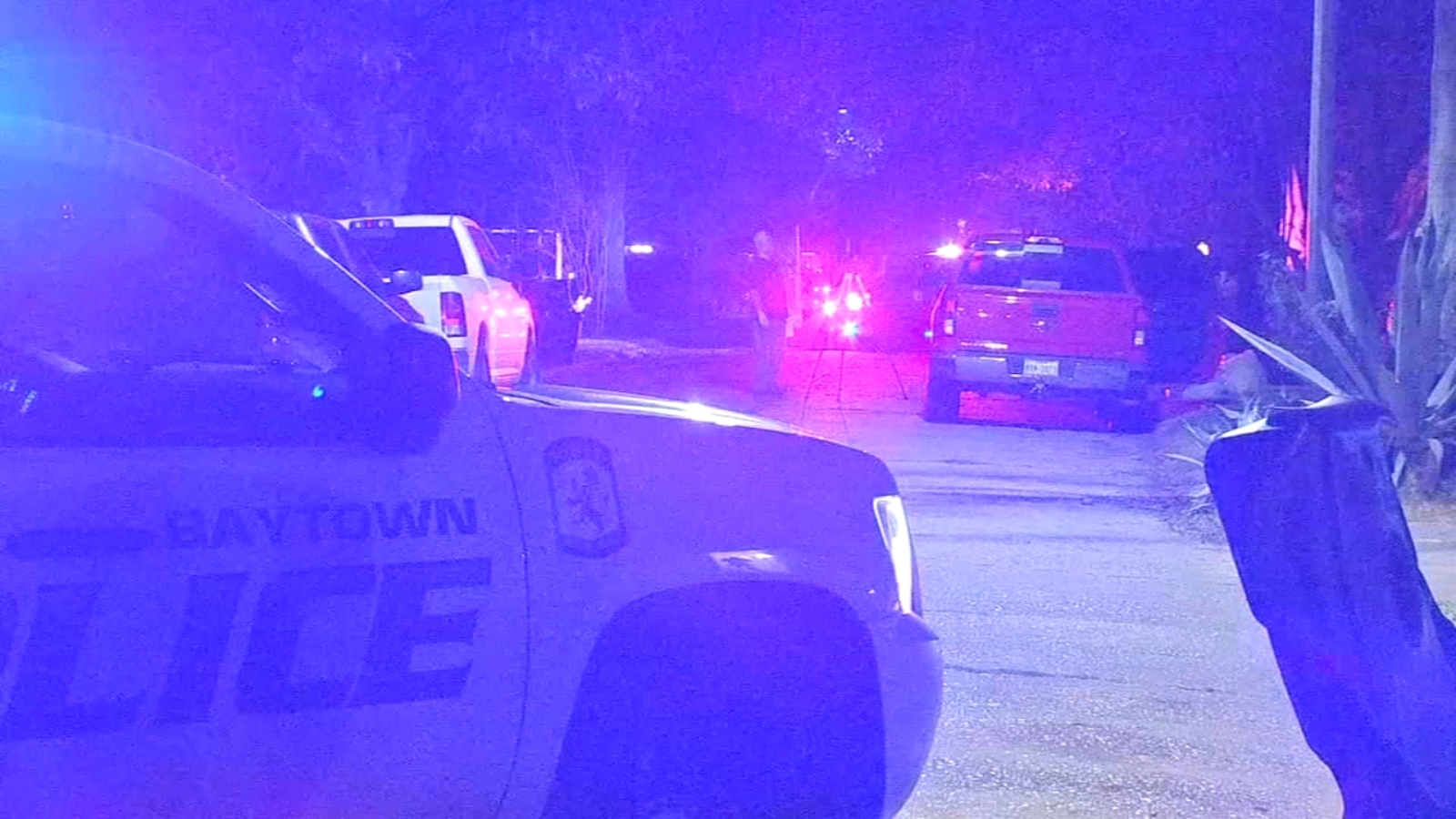 2 Shot In Se Houston Apartment Parking Lot Abc13 Houston