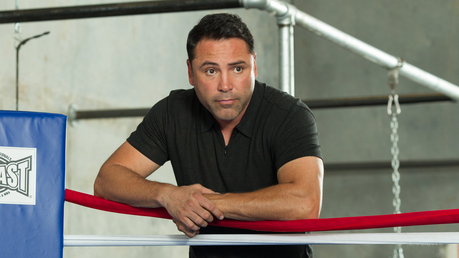 Boxing legend Oscar De La Hoya talks possible comeback and Boxing legend Oscar De La Hoya talks possible comeback and
