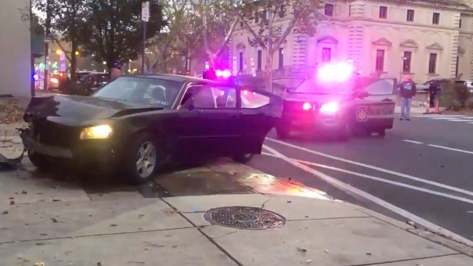 2 juveniles arrested after police chase, crash in Philadelphia - 6abc ...