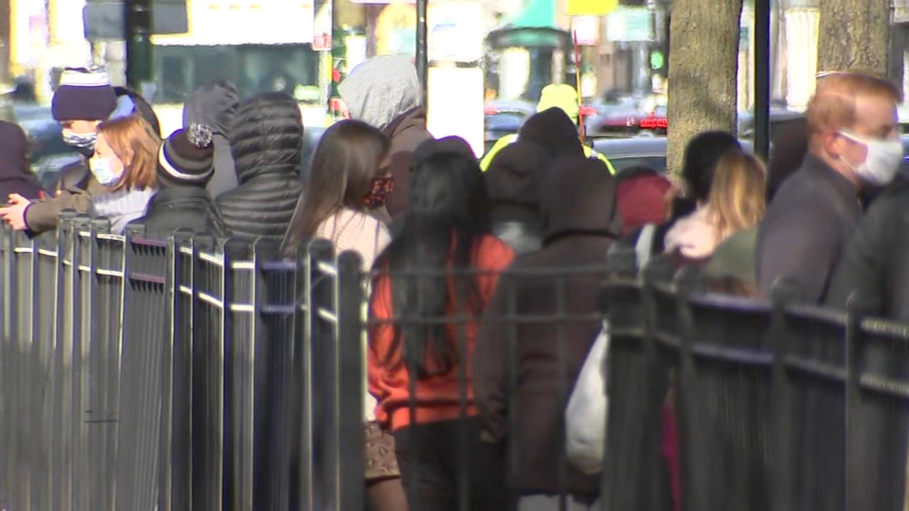 Heartbreak in Chicago's hardest hit spot as US COVID-19 deaths surpass 250K