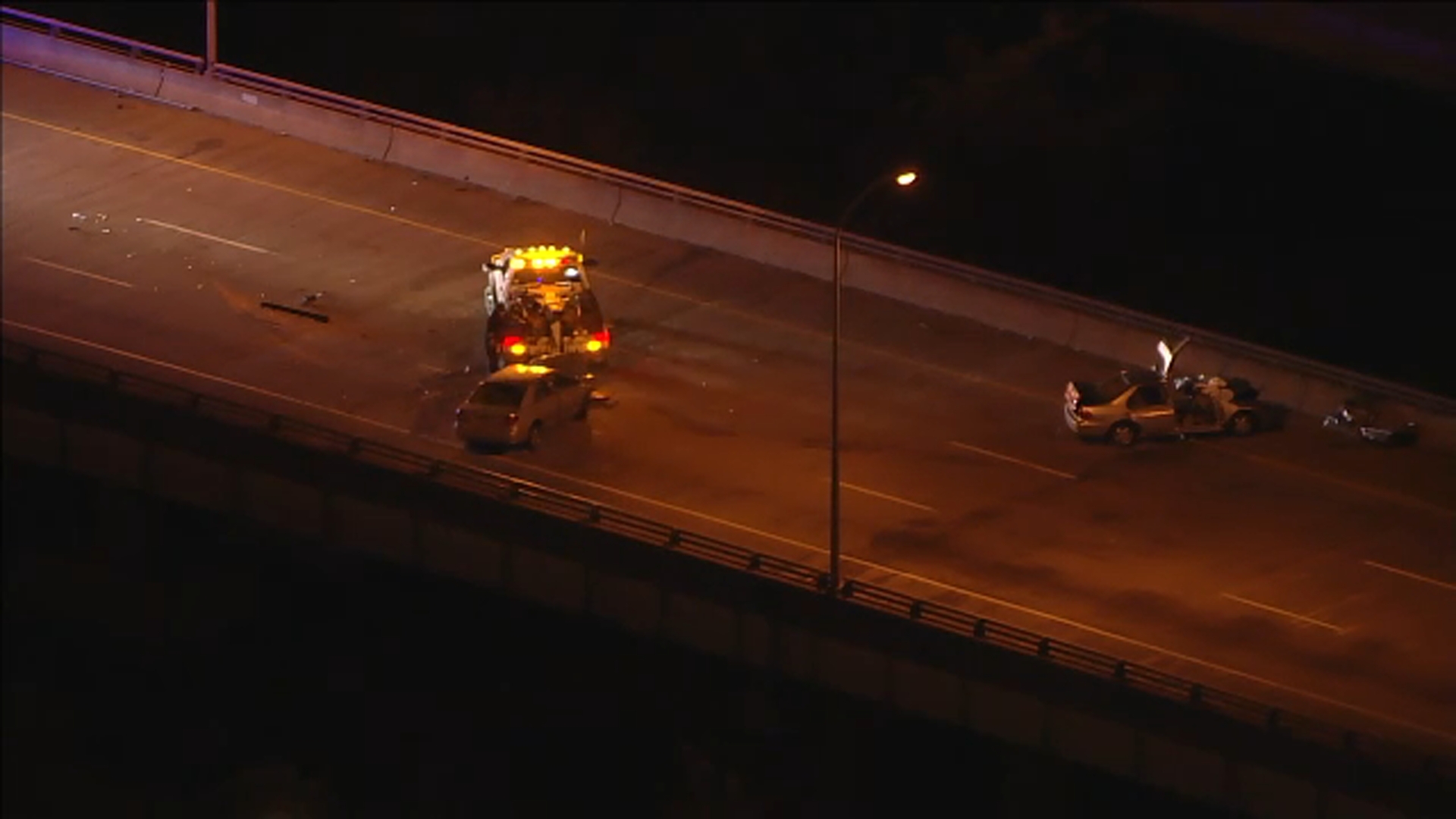 Crash shuts down I-95 SB in Southwest Philadelphia