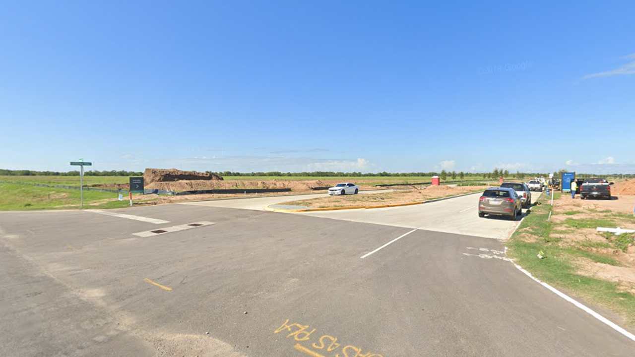 Construction worker found shot to death at W. Harris Co. home site