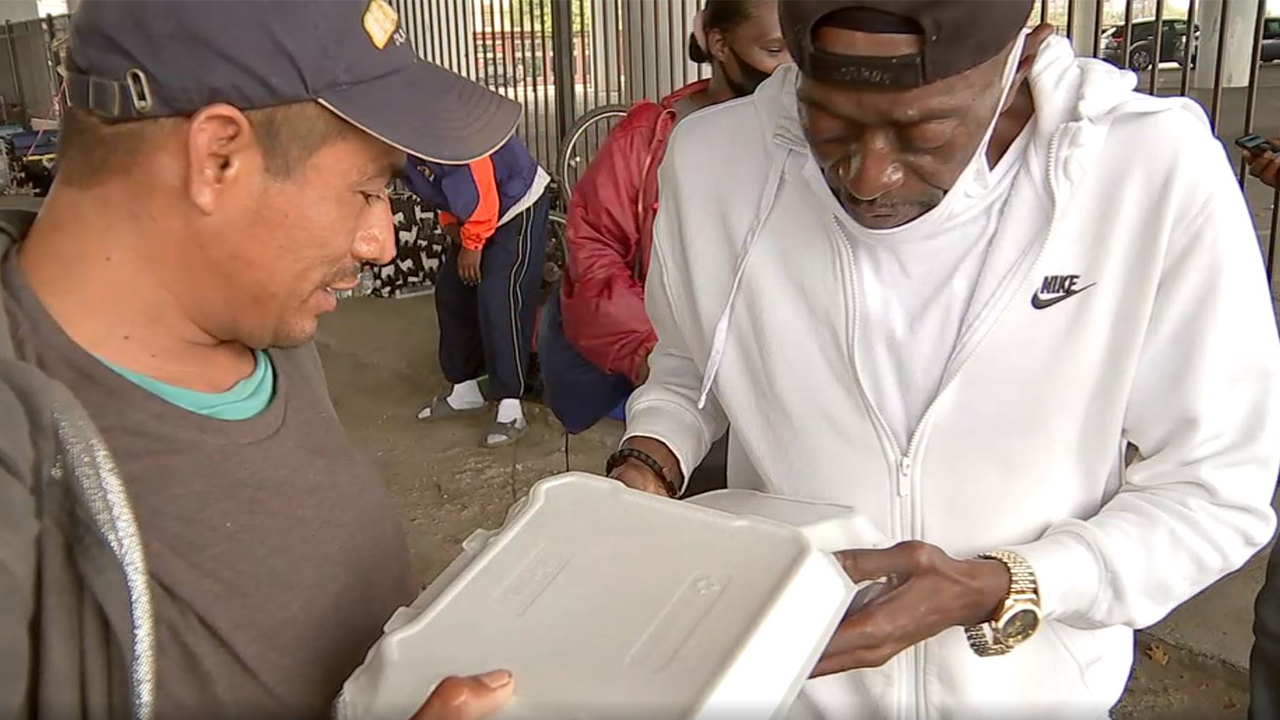 Houston homeless surprised with authentic Thanksgiving meal
