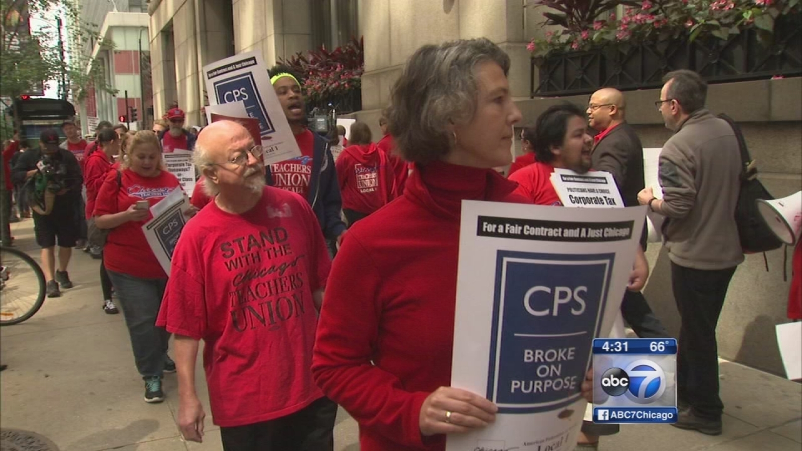 Chicago Public Schools teachers, parents protest 1,400 layoffs, $200