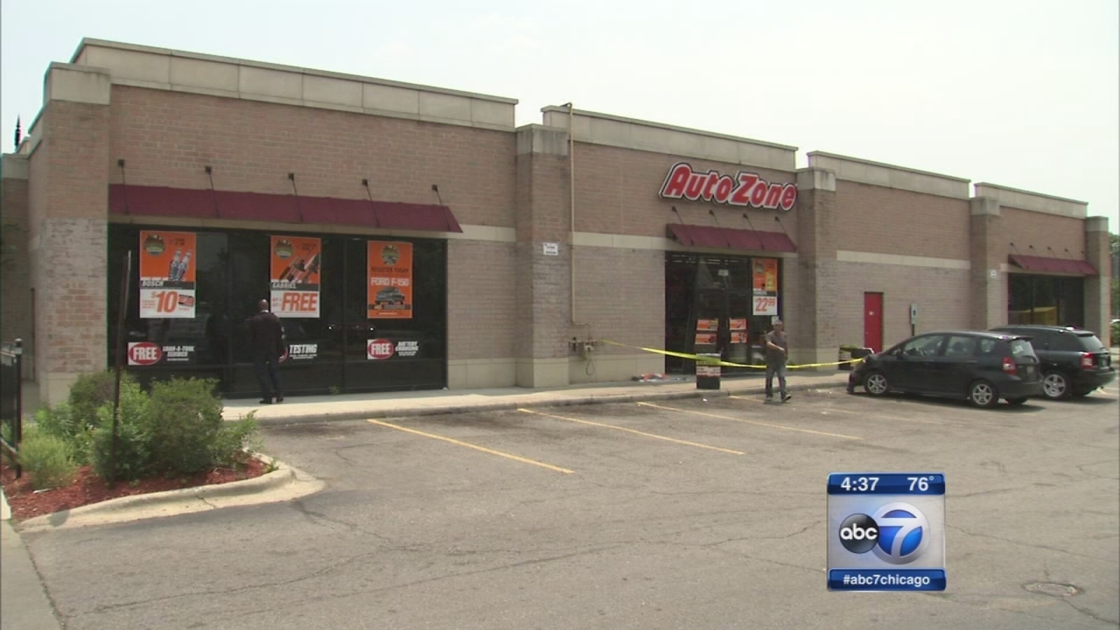 Car crashes into AutoZone store in Northwest Side ABC7 Chicago