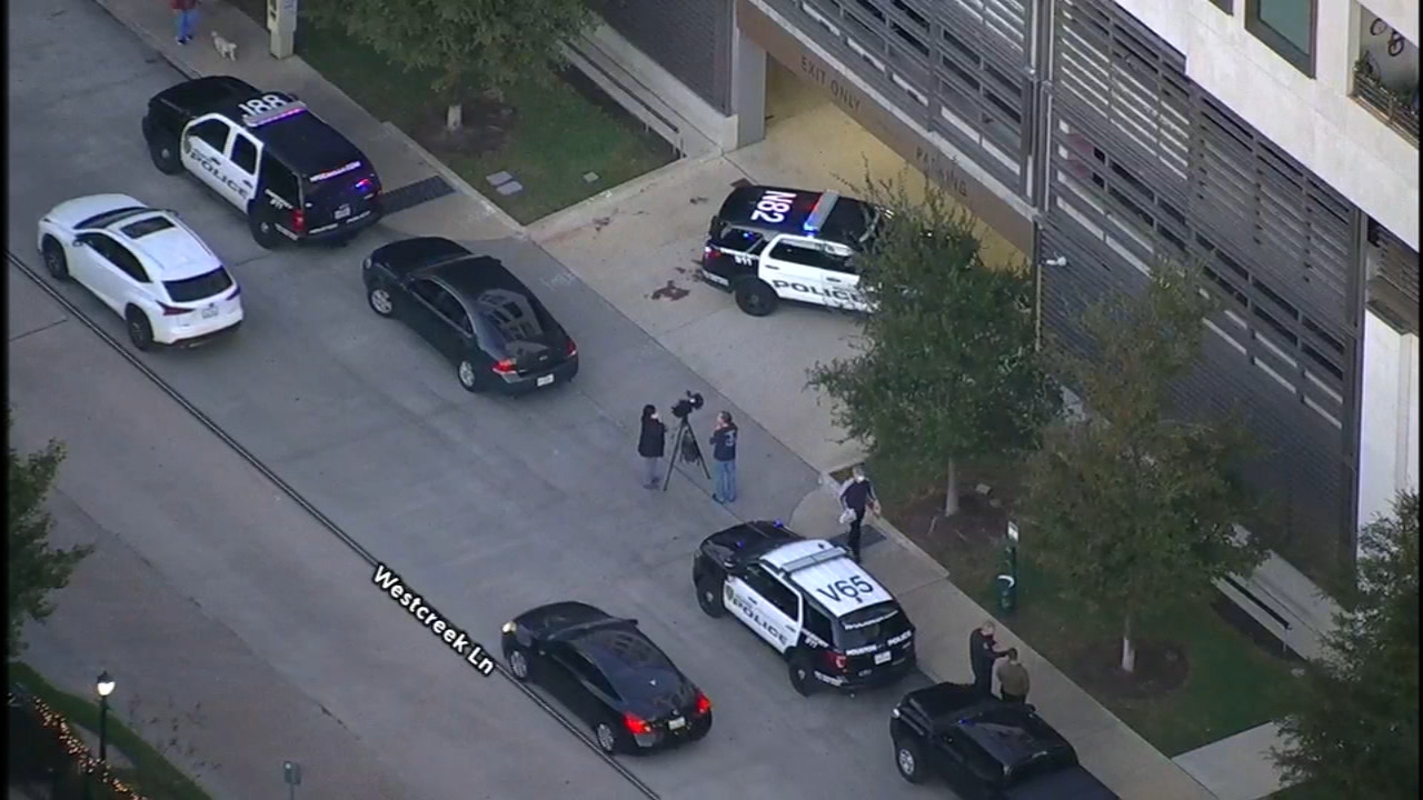 Houston man shot in leg during robbery in River Oaks apartment garage