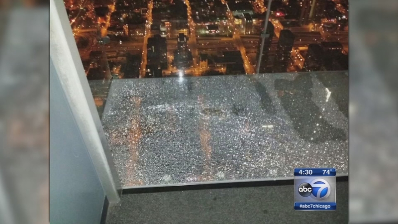 Willis Tower Skydeck Ledge Cracks Glass Structure Still Sound
