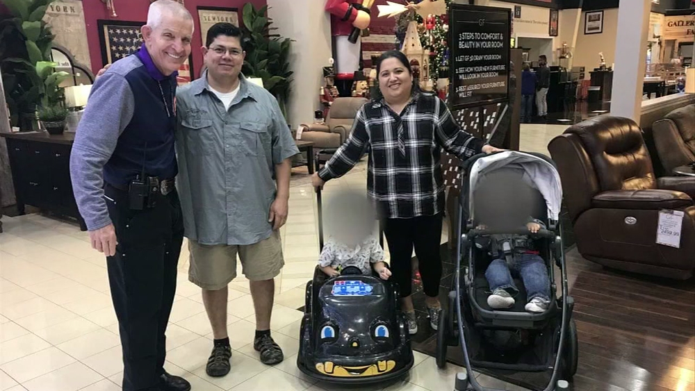 Mattress Mack wants help to find families to treat this holiday