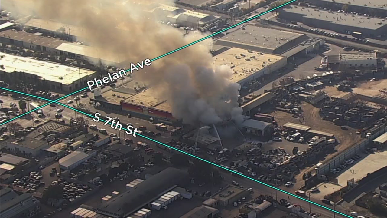 San Jose firefighters respond to 2-alarm warehouse fire