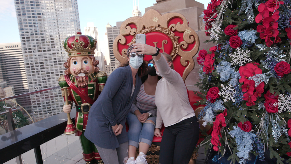 Chicago hotel rooftop transforms into Winter Wonderland