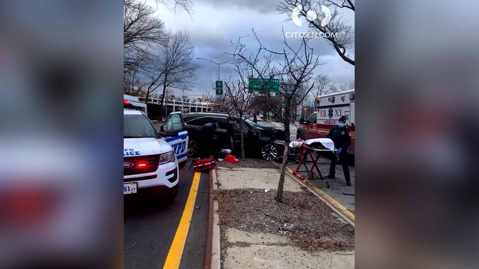 NYC deadly crash Passenger of stolen car killed after driver slams into tree in East Elmhurst
