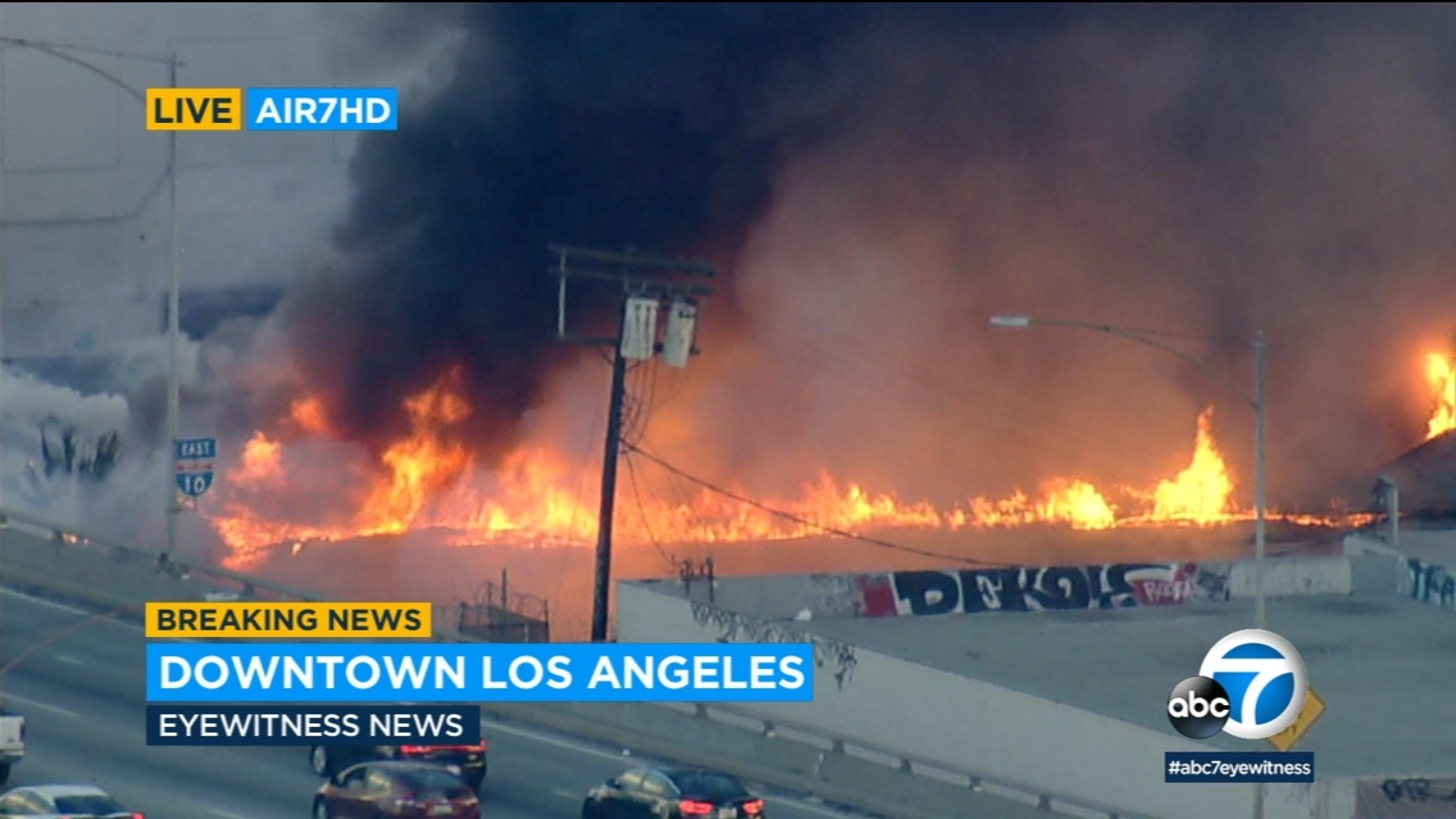 Downtown La Fire Massive Blaze At Commercial Building In Dtla Temporarily Shuts Down Multiple Lanes On 10 Freeway Abc7 Los Angeles