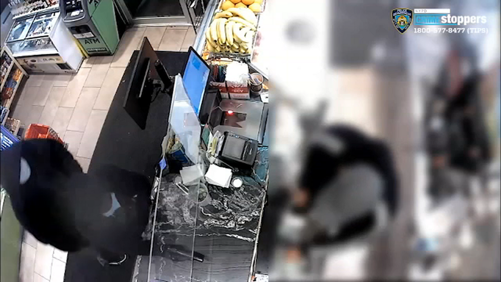 17-year-old bodega employee robbed at gunpoint in NYC