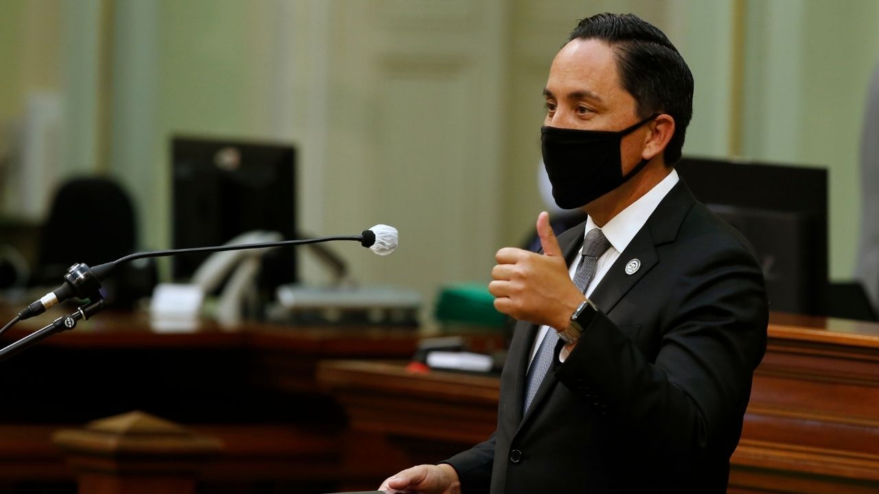 San Diego swears in history-making new mayor