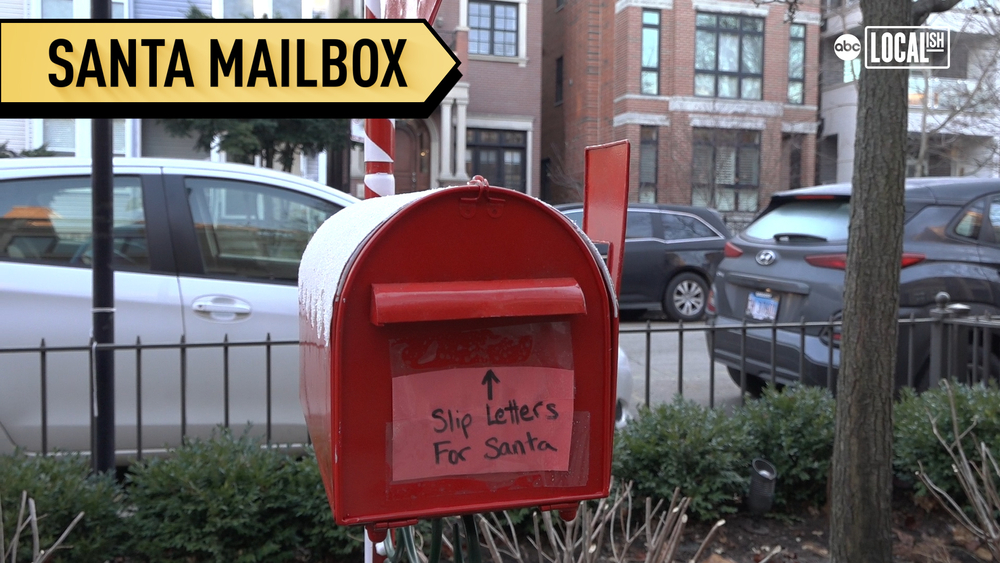 Drop your Christmas lists in Santa Claus' mailbox!