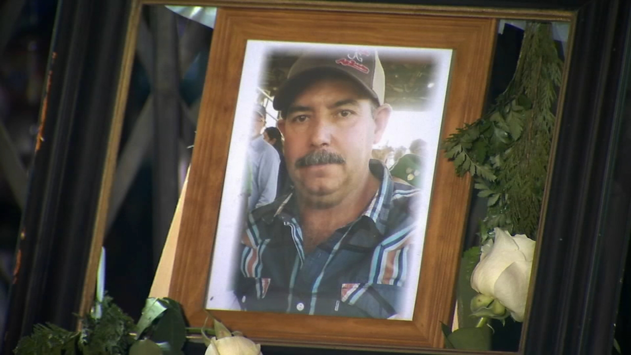 Community of Waukena comes together to grieve death of 'the good guy behind the cash register'