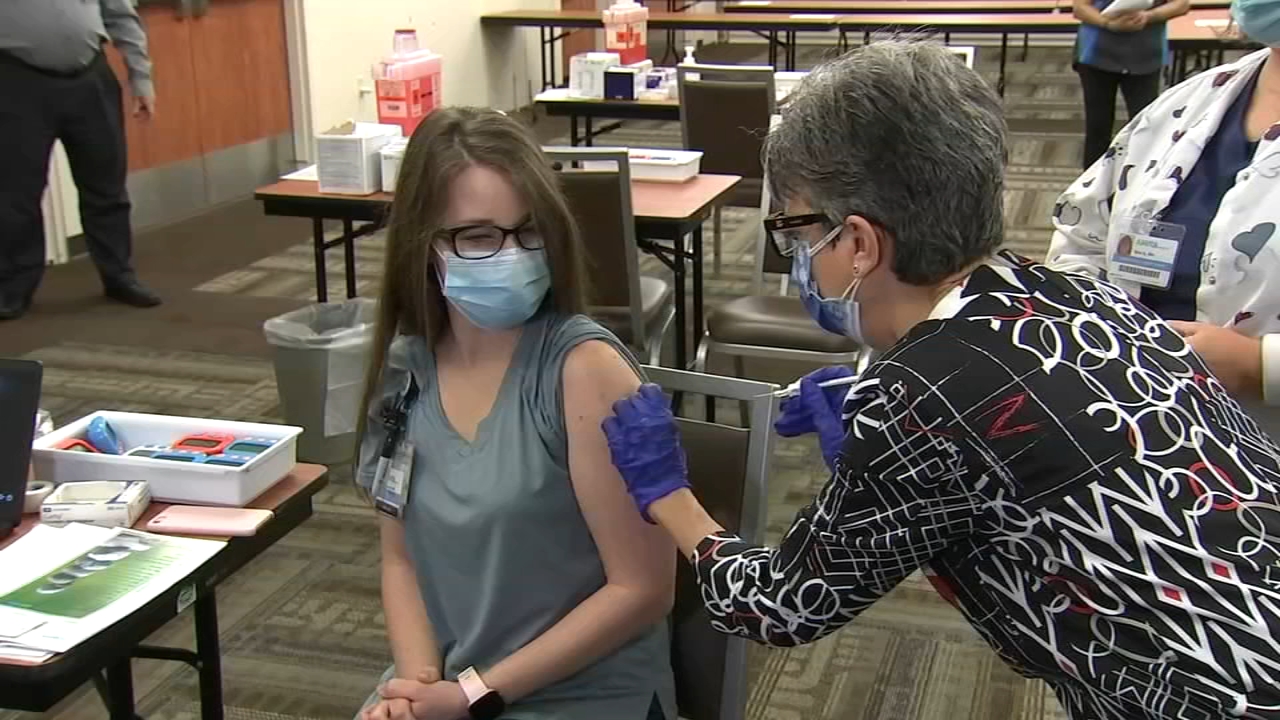 Healthcare workers who treated 1st IL COVID-19 cases at St. Alexius get vaccinated