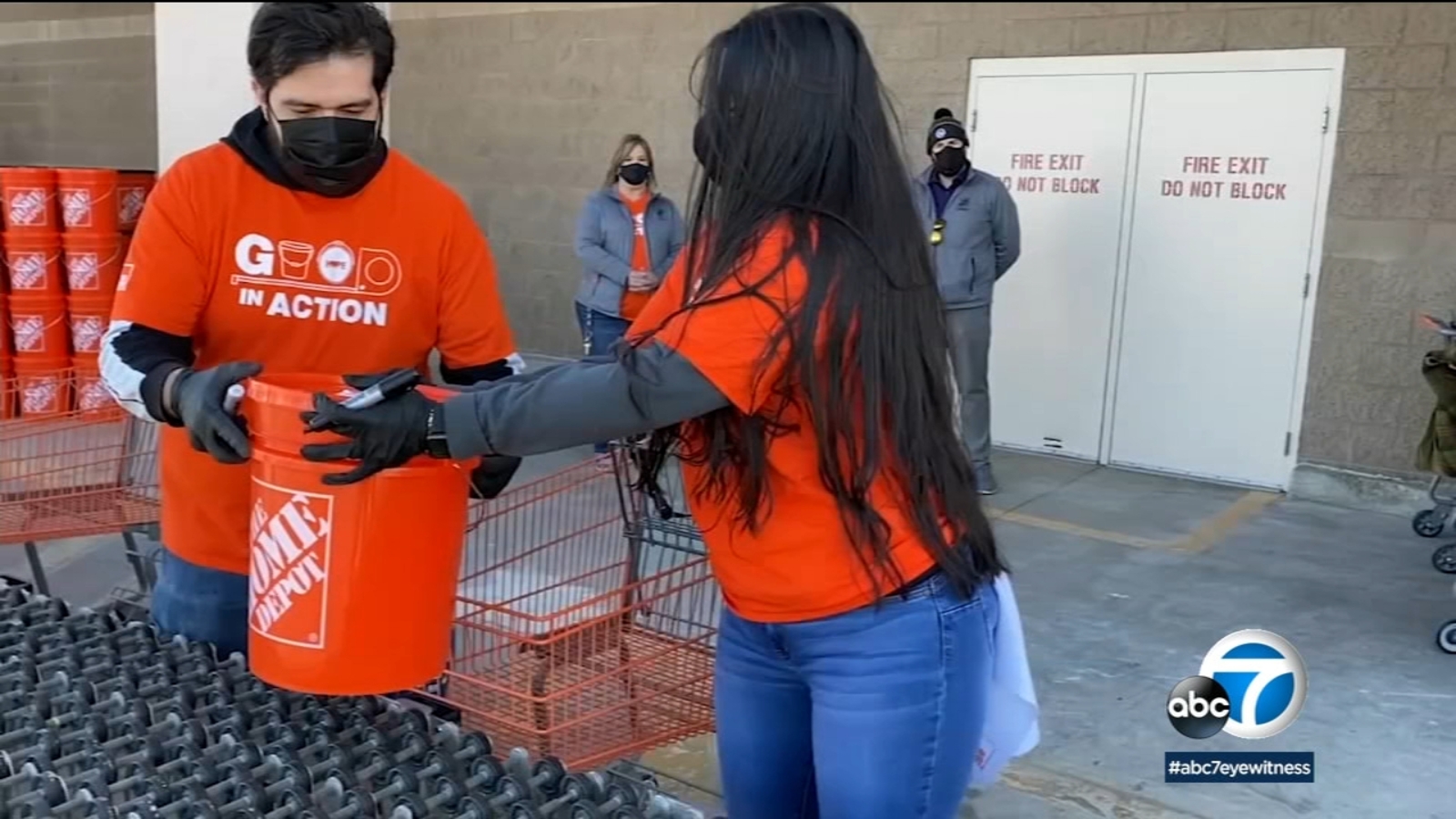 Antelope Valley Veterans Home Depot Foundation Gift Household Essentials To Local Vets Abc7 Los Angeles