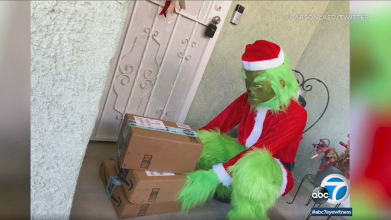 Man dressed as Grinch tries to steal Christmas in Carson