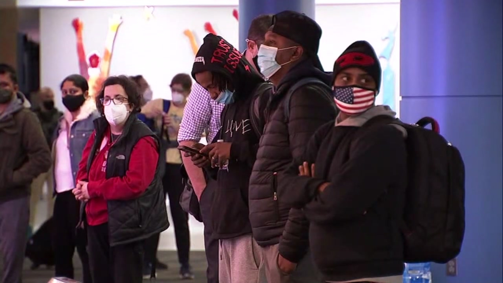 Travelers hit the airport despite San Francisco's mandatory quarantine ...
