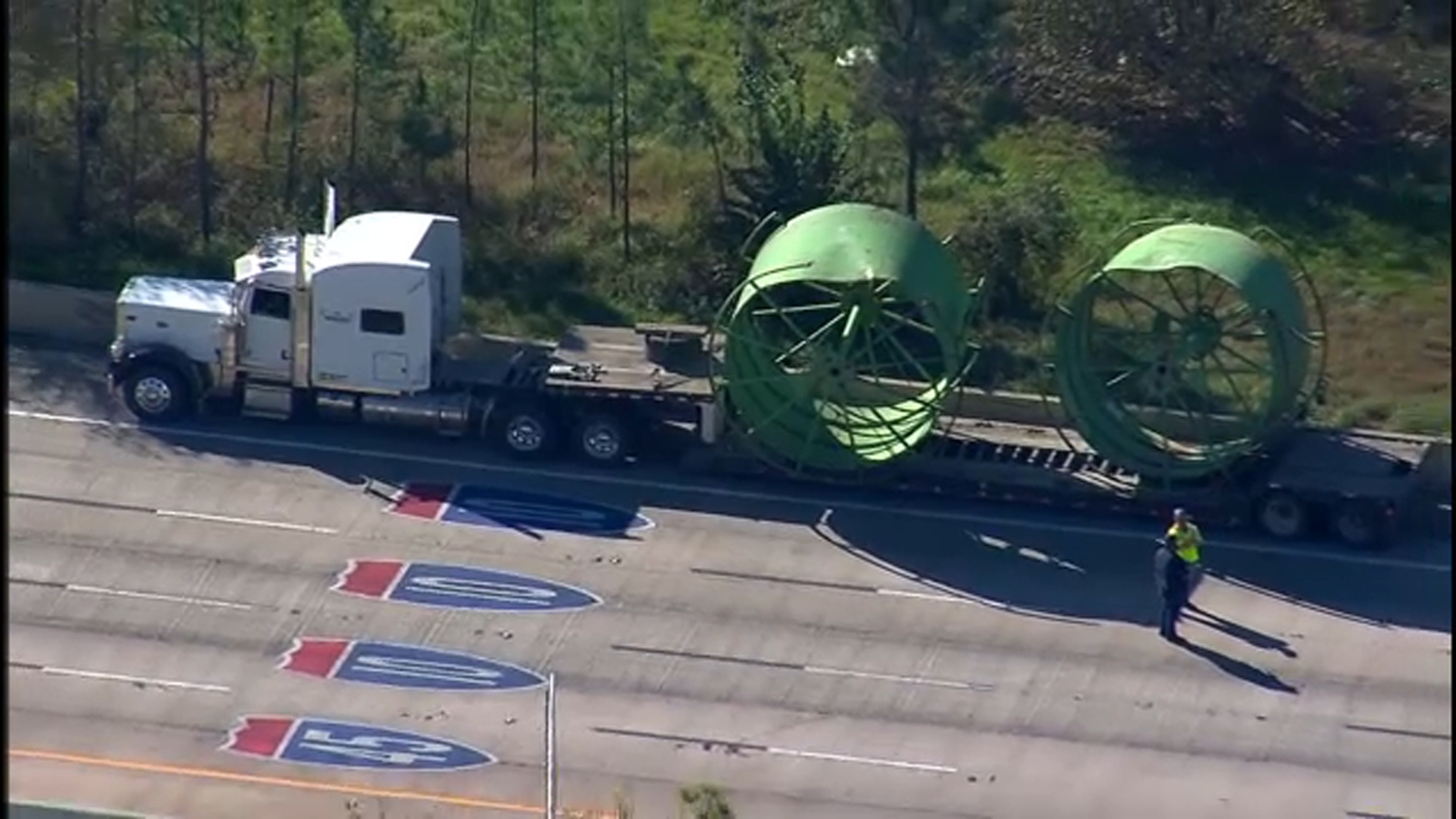 Houston Traffic I10 Katy Freeway eastbound shut down at Houston Ave. due to truck accident