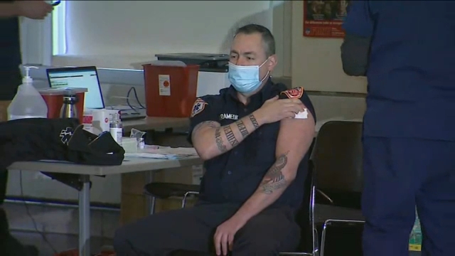 FDNY EMTS become 1st first responders to get COVID vaccine