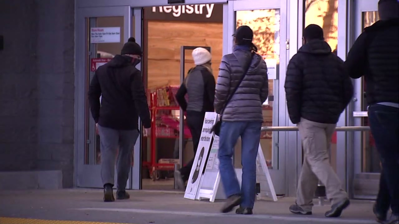 COVID-19 impact: Smaller crowds this year for last dash of shopping on Christmas Eve - Vimarsana News