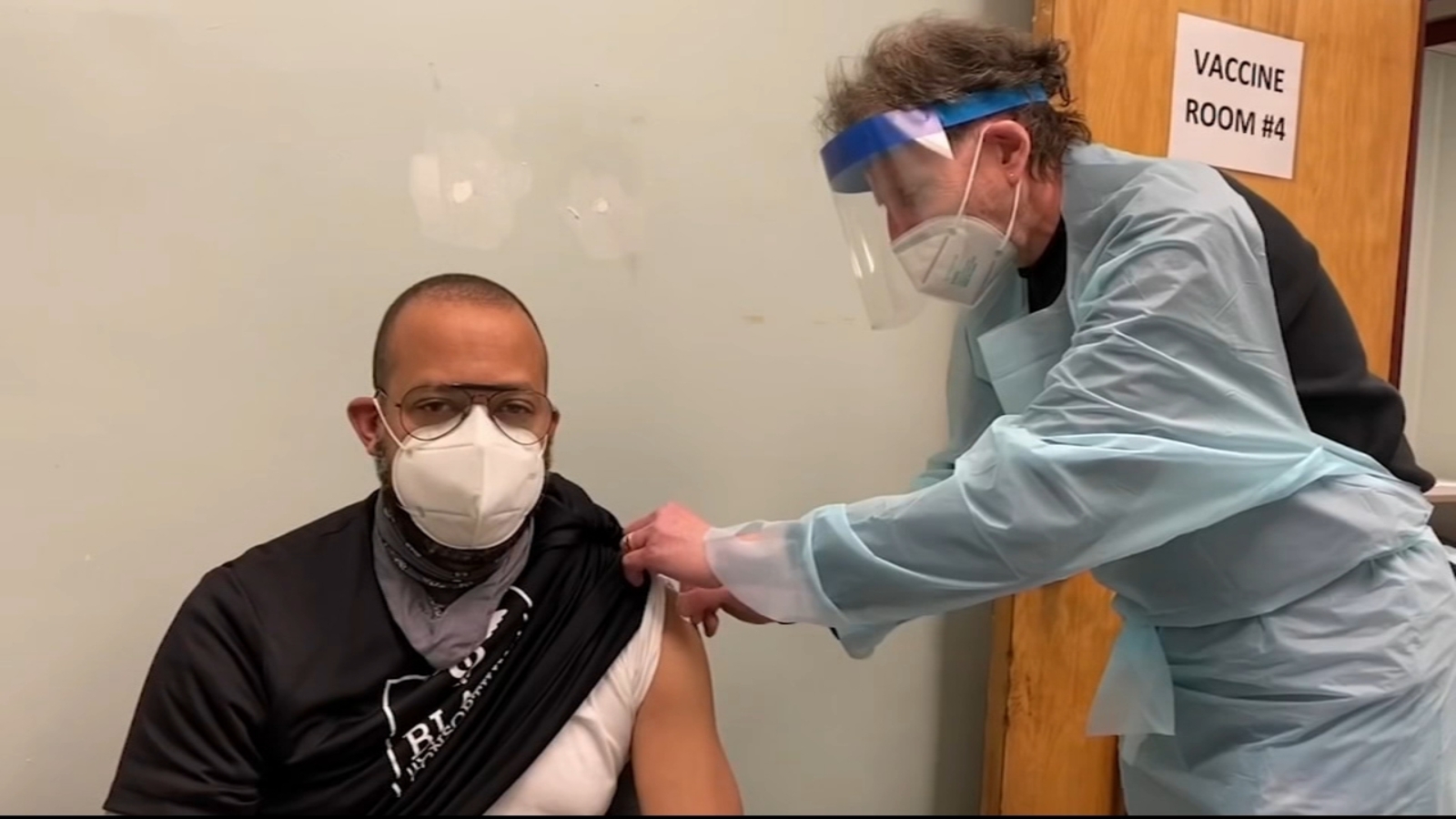 Abington, Pennsylvania pastor gets COVID-19 vaccine to restore trust in Black community - Vimarsana News