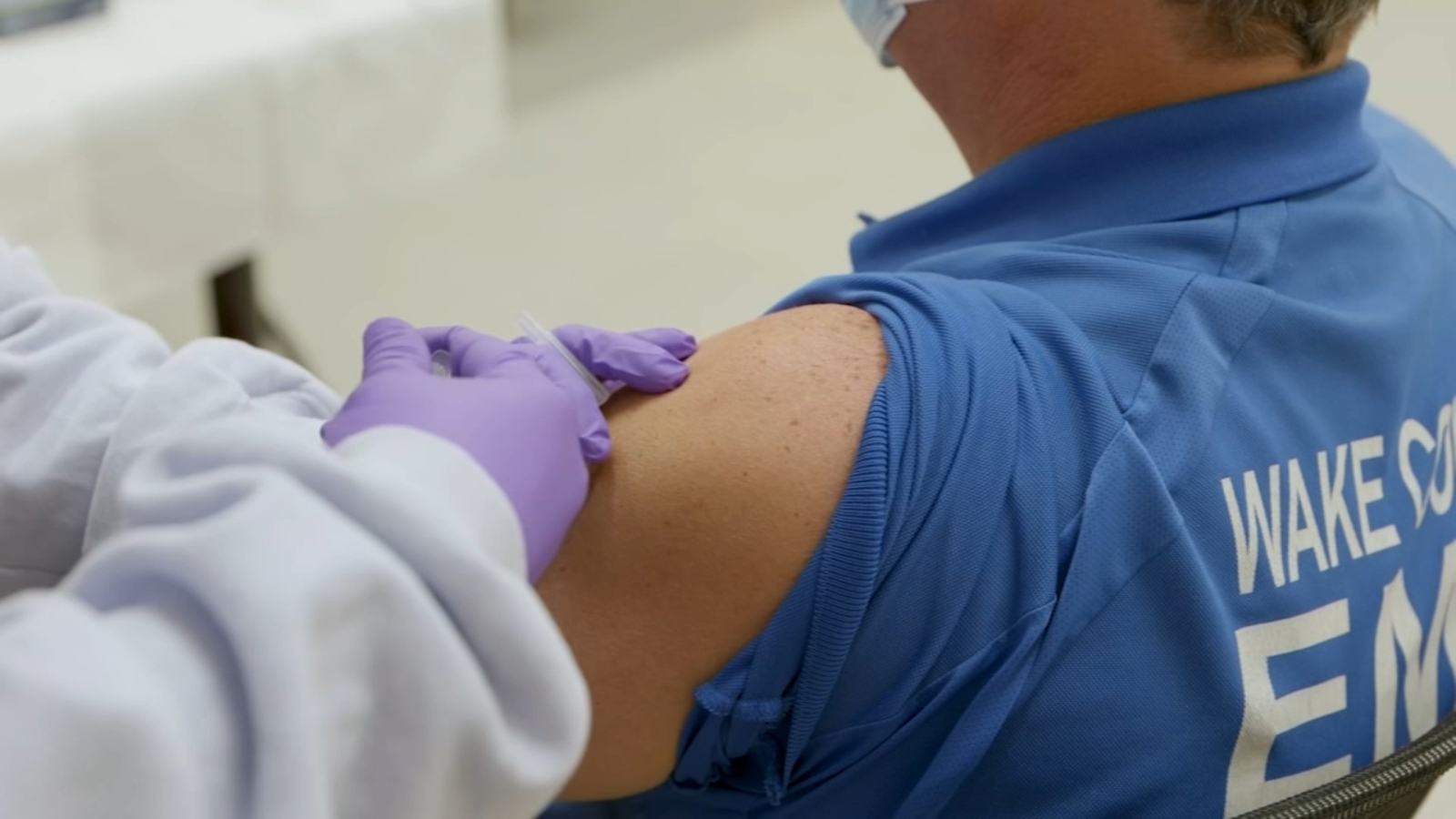 "It's kind of a momentous occasion": Wake, Durham County EMS given COVID-19 vaccine - Vimarsana News